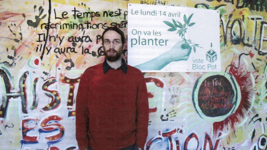 Photo prise en 2005 au pavillon Hubert-Aquin de l'UQAM - Hugô St-Onge